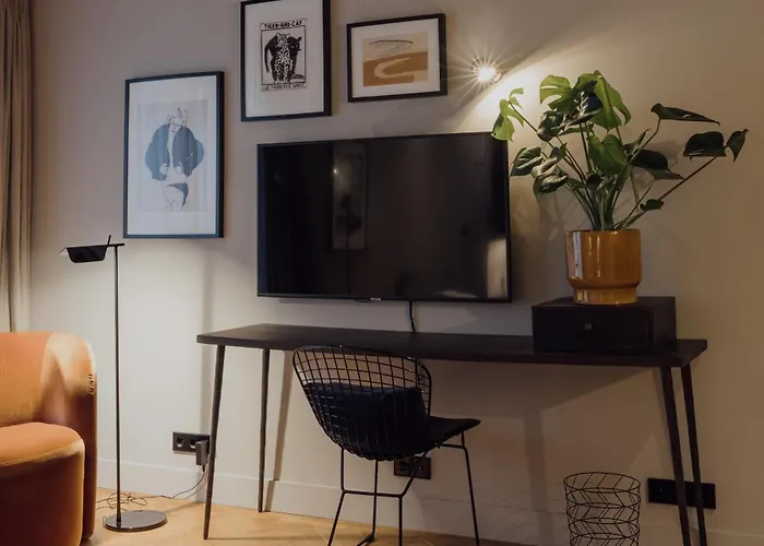 No 7, Hidden Gem Center Of