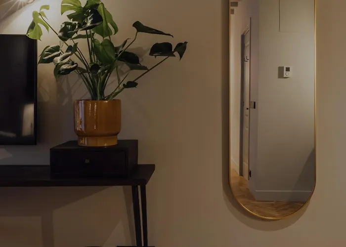 No 7, Hidden Gem Center Of ゲストハウス 3*